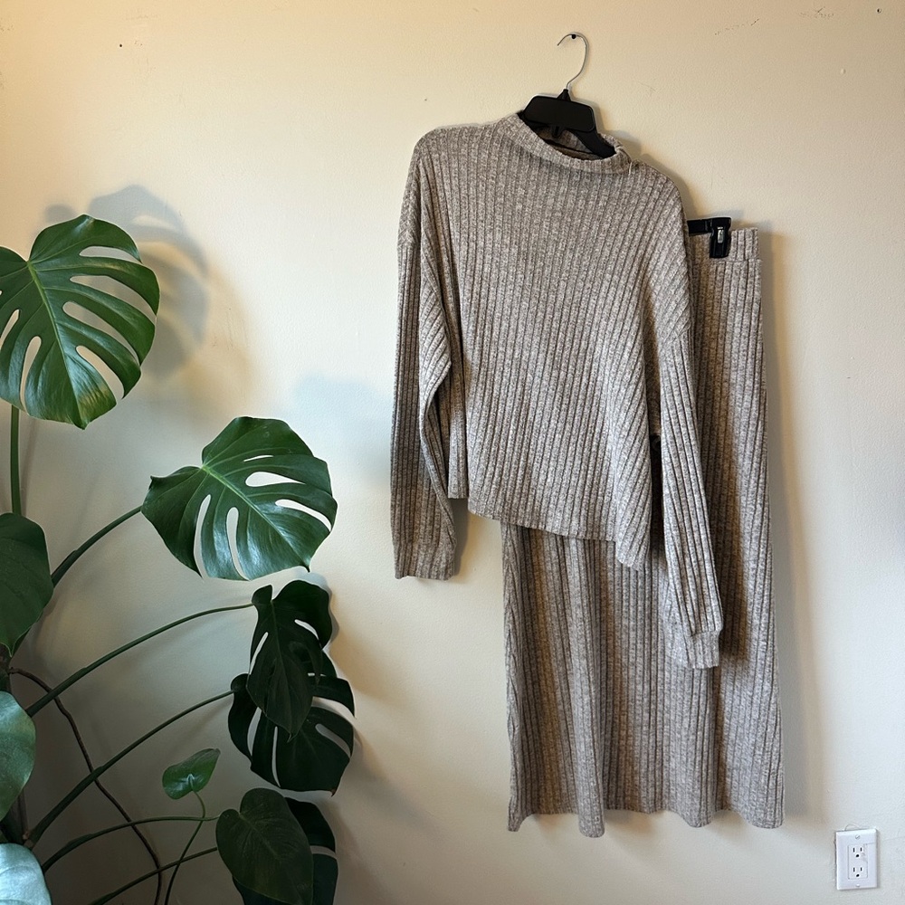 SHEIN Ribbed Sweater Skirt Set size large